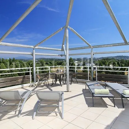 3 Bedroom Penthouse Near Cannes