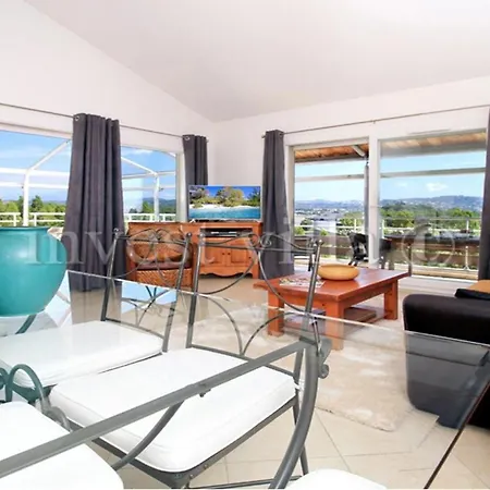 3 Bedroom Penthouse Near Cannes Appartamento *